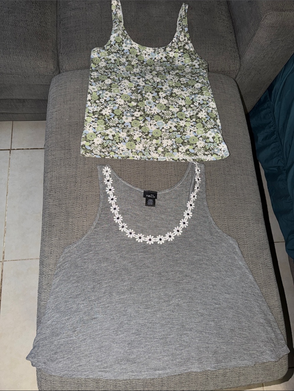 2 tank bundle Grey Daisy Crop Tank and Green Floral Crop size Large